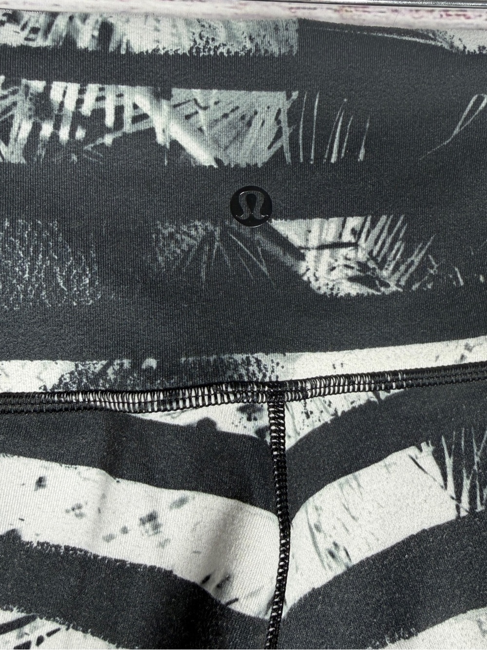 Lululemon Wunder Under Shady Palm Leggings Size 6 Black White Yoga Pants - Picture 6 of 7